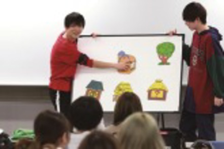 東京福祉大学 手遊び・紙芝居など保育技術演習授業で技術を習得。地域のこども向けにイベントを行うなどの実践的な科目も開設しています