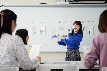 フェリス女学院大学 【キャリアに活かせる技能と知識】需要の高い日本語教員、コミュニティ通訳など共生社会に求められる技能、知識を修得できます。