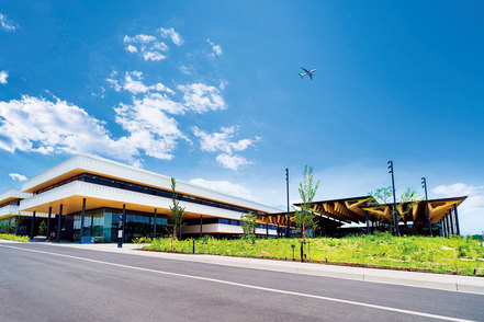 東海大学 2023年4月、農学部の新キャンパスとして阿蘇くまもと空港に隣接した「阿蘇くまもと臨空キャンパス」を開設。