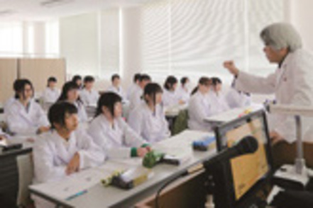 山形県立米沢栄養大学 最新の施設・設備と経験豊かな教授陣が充実した学びをサポート