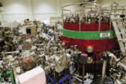 立命館大学 超伝導電磁石を用いた放射光源があり材料構造分析などに活用