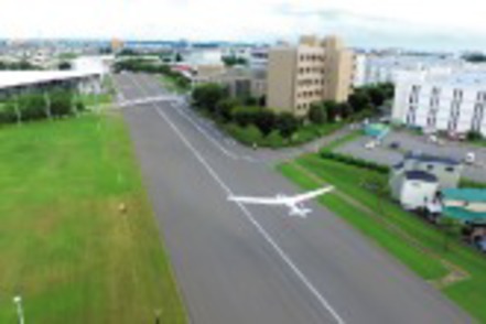 日本大学 グライダーの曳航実験も行える広大な船橋キャンパス。