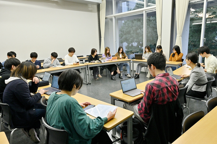 國學院大學 アクティブ・ラーニング型授業など、議論やグループワーク中心の授業も人気です。