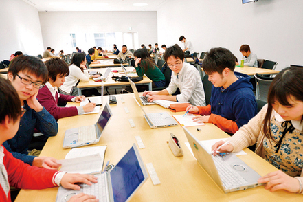 東京電機大学 工学基礎科目であるコンピュータプログラミングの授業風景