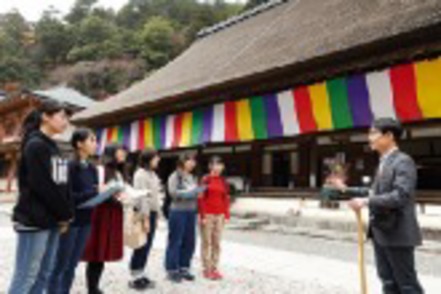 京都女子大学 〈国文学科〉作品の舞台や作家の足跡などを実地調査し、語学や文学への学究心を養う。