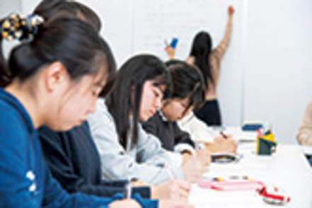 日本福祉大学 毎年、学内で国家試験対策講座を実施。学生のがんばりは結果にもあらわれています