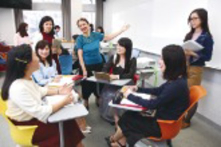 青山学院大学 文学、語学、文化の3分野を通してコミュニケーション能力を培います。［フランス文学科］