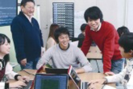 青山学院大学 社会・情報・人間の複数分野にまたがる学際的な学びを展開。
