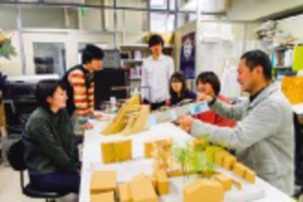 金沢工業大学 第一級の建築家が教員を務めます。学生は設計コンペに積極的に挑戦します。