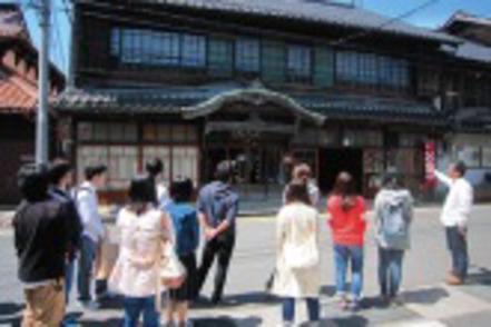 広島修道大学 国際政治学科は主に異文化を、地域行政学科は行政の現場を体験（体験実践）