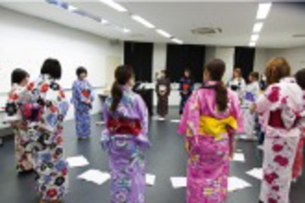 駒沢女子大学 身体文化や身体表現の観点からコミュニケーション能力を育みます。（人間関係学科）