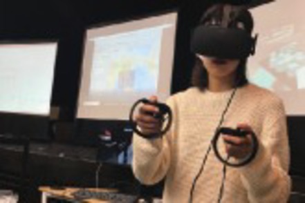 武蔵野大学 IoTやサイバーセキュリティ、VRなど、データと情報空間を取り巻く広範な知識を身に付けます。