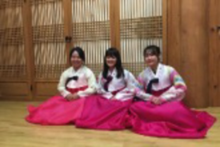 愛知淑徳大学 「フィールドスタディ言語」では、韓国、中国、北米で現地の言葉や文化を学びます