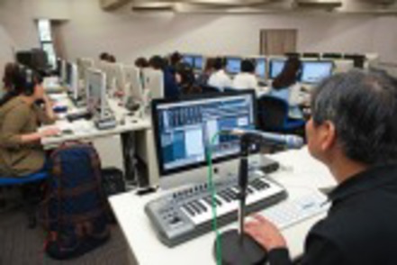 大阪芸術大学 音楽プログラミングを基礎から学習。作品制作に役立てます