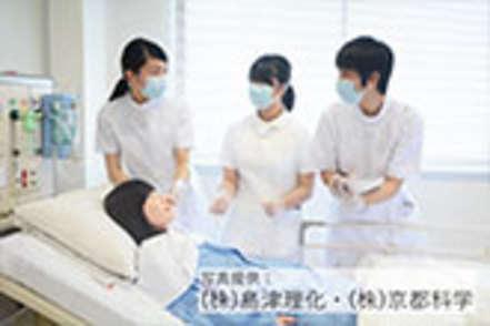 大阪歯科大学 新棟には、病院同等の機器やICTを活用したシミュレーターなどを整備し、現場さながらの環境で実践力を高めます。