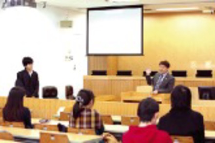 神奈川大学 法学部の前身は1930年設立の「横浜専門学校法学科」。90年以上の歴史をもつ横浜屈指の伝統学部