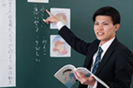 南九州大学 非コース制により幼児期から学童期までの幅広い領域を学修でき、「連携学校園方式」など地域との連携により実践的な学びが充実