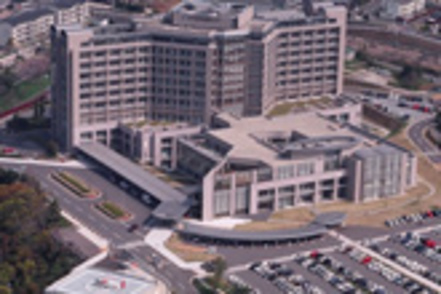 活水女子大学 国立病院機構長崎医療センターは、ドクターヘリも備えた高度総合医療施設。ここで高度な医療知識と技術を総合的に学びます。