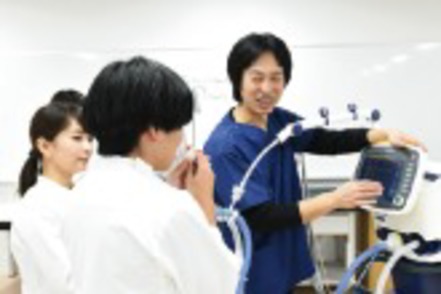 桐蔭横浜大学 研究室で最新の研究に触れ、学びに磨きをかけます。