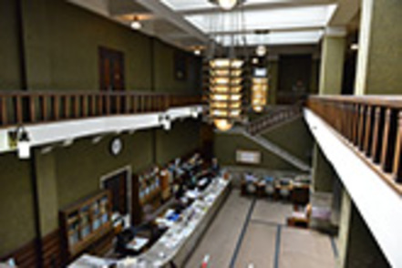 天理大学 国宝や重要文化財を所蔵する「天理図書館」。世界的に名だたる蔵書がズラリそろっています！