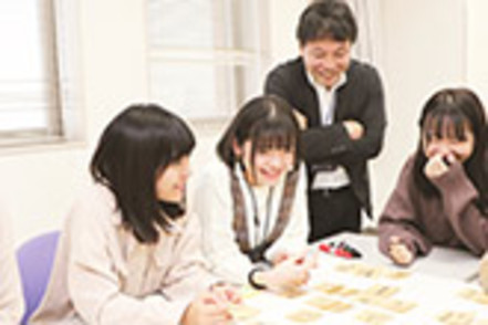 東京家政大学 豊富な演習・実習科目によりコミュニケーション力や対人援助のスキルを身につけます
