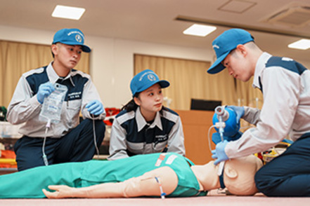 明治国際医療大学 救急現場での適切な判断力と救急処置技術を学びます