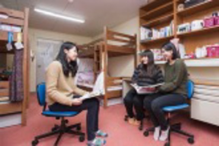 三育学院大学 寮生活で社会性と協調性を学び、看護師に必要なコミュニケーション力も養えます。