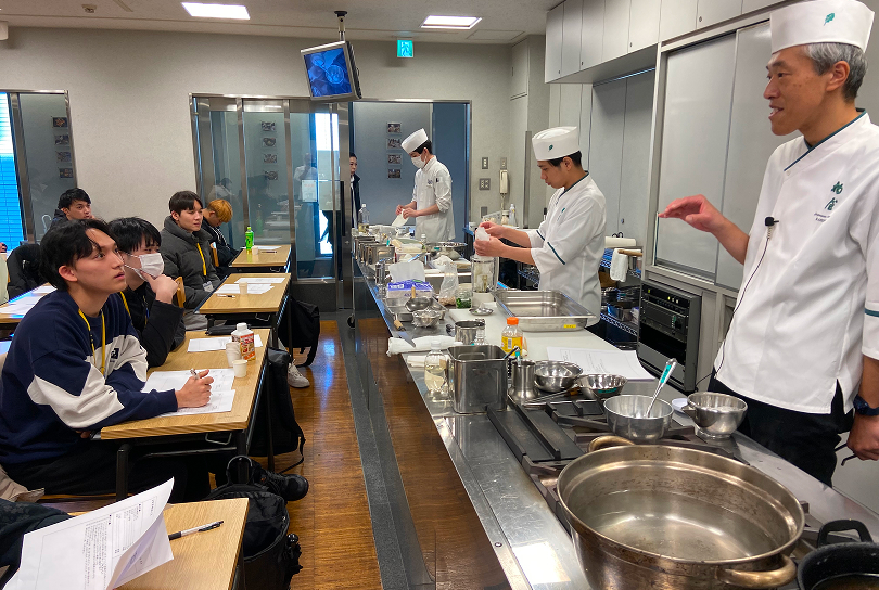 料理の本質を実践的に学び、多様な価値観への応用力を身につける