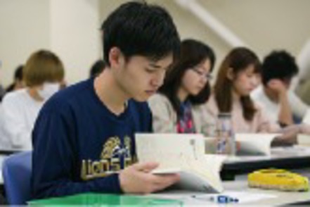 東京福祉大学 国家試験対策をカリキュラムに組み込み、合格の支援を行っています！費用はプラスされません。模擬試験も大学で受験できます