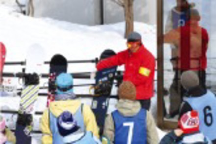 東海大学 スキー、クロスカントリースキー、スノーボードなど、ウインタースポーツの指導者を目指す授業も充実しています。