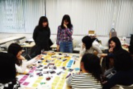 昭和女子大学 【現代教養学科】プロジェクト活動を通じて、言葉と情報リテラシーの実践力・応用力を高めます