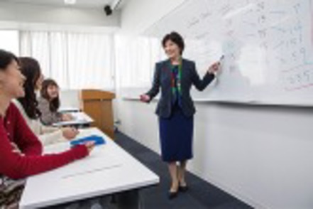 昭和女子大学 ビジネスパーソンとしてのスキル、知識、教養を身につけ、グローバルに活躍できる力を養います