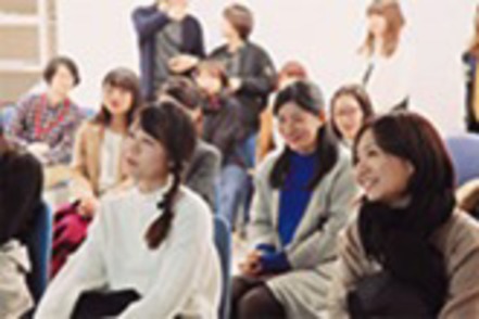 昭和女子大学 プロジェクト型の「DP総合演習」では、学内・地域・企業と連携し、実践的な活動を行います