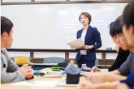 大阪経済法科大学 公認会計士や税理士をめざすため、少人数の学びで実践力を身につける「会計学特別演習」