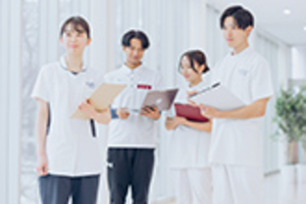 新潟医療福祉大学 他学科の学生と共に学ぶ「連携教育」で“チーム医療”の現場で求められるスキルを磨きます