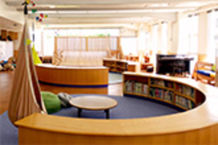東京都市大学 キャンパス内の子育て支援センター「ぴっぴ」で日常的に現場を学びます。