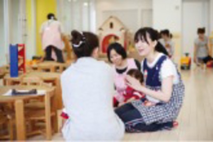 名古屋学芸大学 「子どもケアセンター」では、子どもだけでなく保護者への対応も学ぶことができます。