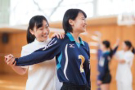 甲南女子大学 【理学療法学科】スポーツ分野や、女性の健康管理を学ぶ「ウィメンズヘルス」など幅広い分野の理学療法が学べます。