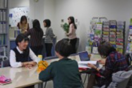 関西学院大学 実践教育支援室では、200近い提携先から学生のニーズに応じた実践教育の場を紹介しています