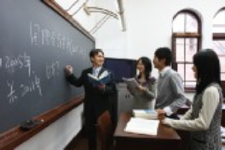 同志社大学 疑問にどこまでも答えてくれる教員のサポートで、講義をより深く理解