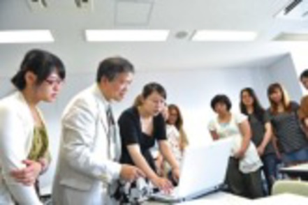 大東文化大学 正しい日本語を学ぶことで言葉や文化を理解し、世界に発信する力を身につけます。（日本語学科）
