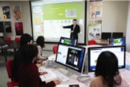 東京情報大学 プロ仕様の本格的な制作・研究環境で実力を磨きます。