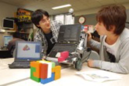 神奈川工科大学 情報工学科は情報基盤系、システム構築系、ソフトウェア開発系、知能情報系の4つの分野