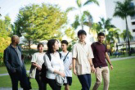 桜美林大学 学群独自の海外留学プログラムで大学生活の早い時期に海外を体験し、国際感覚を身に付ける。