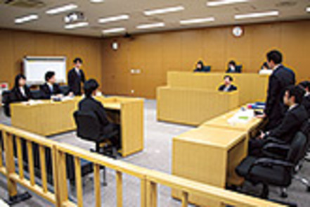 上智大学 「法学部3年間＋法科大学院2年間」の5年一貫で司法試験の合格をめざす「法曹コース」を設置。