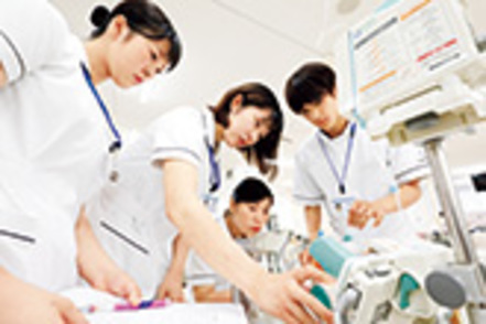 日本福祉大学 看護専用の先端設備が整い、実務現場と同様の環境でさまざまな練習を実践できる