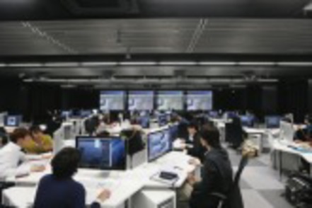 愛知工業大学 最新の情報設備が揃う１号館７階のメディアラボ。スタジオも併設されています