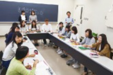 青山学院大学 情報化の進む現代社会における教育の在り方について考えていきます。［教育学科］