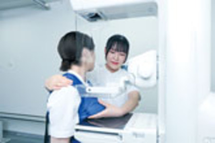 岐阜医療科学大学 放射線技術学科＜マンモグラフィ実習＞最先端の設備で実習を重ねます。