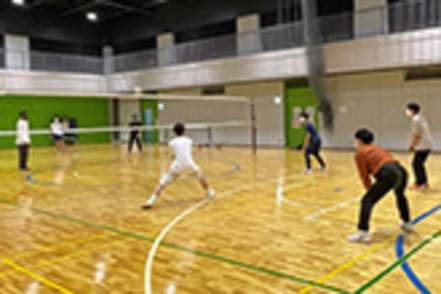 国際医療福祉大学 赤坂キャンパス内の体育館ではサークルも活動